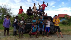 br norbert bersama anak-anak papua