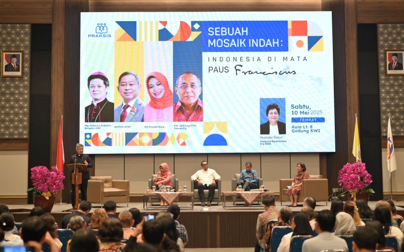 “Sebuah Mosaik Indah: Indonesia di Mata Paus Fransiskus”